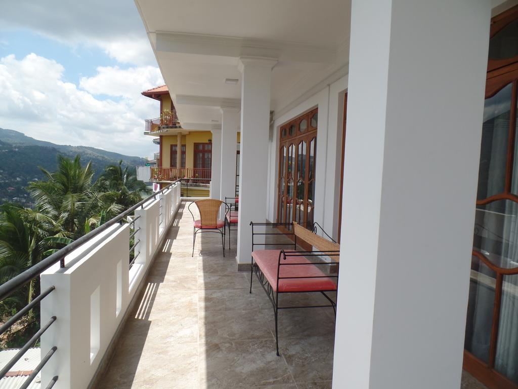 Kandyan Bluestar Villa Eksteriør billede