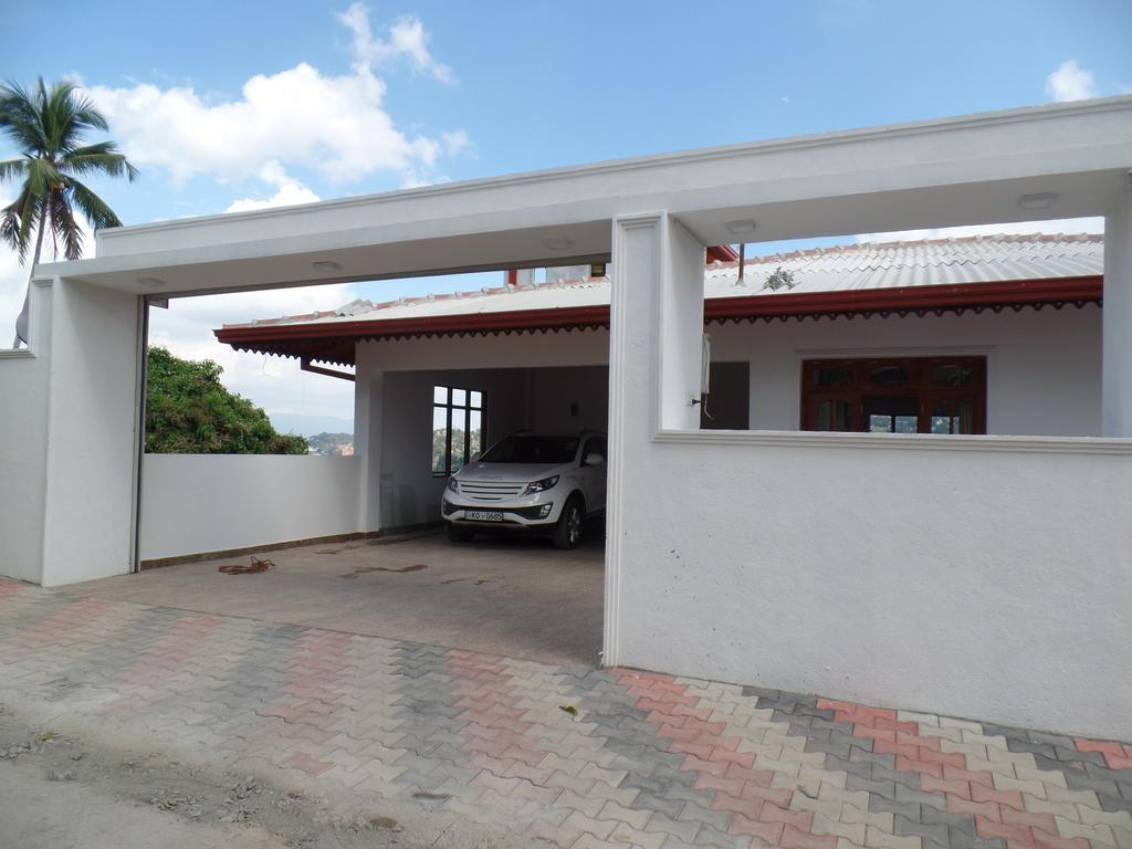 Kandyan Bluestar Villa Eksteriør billede